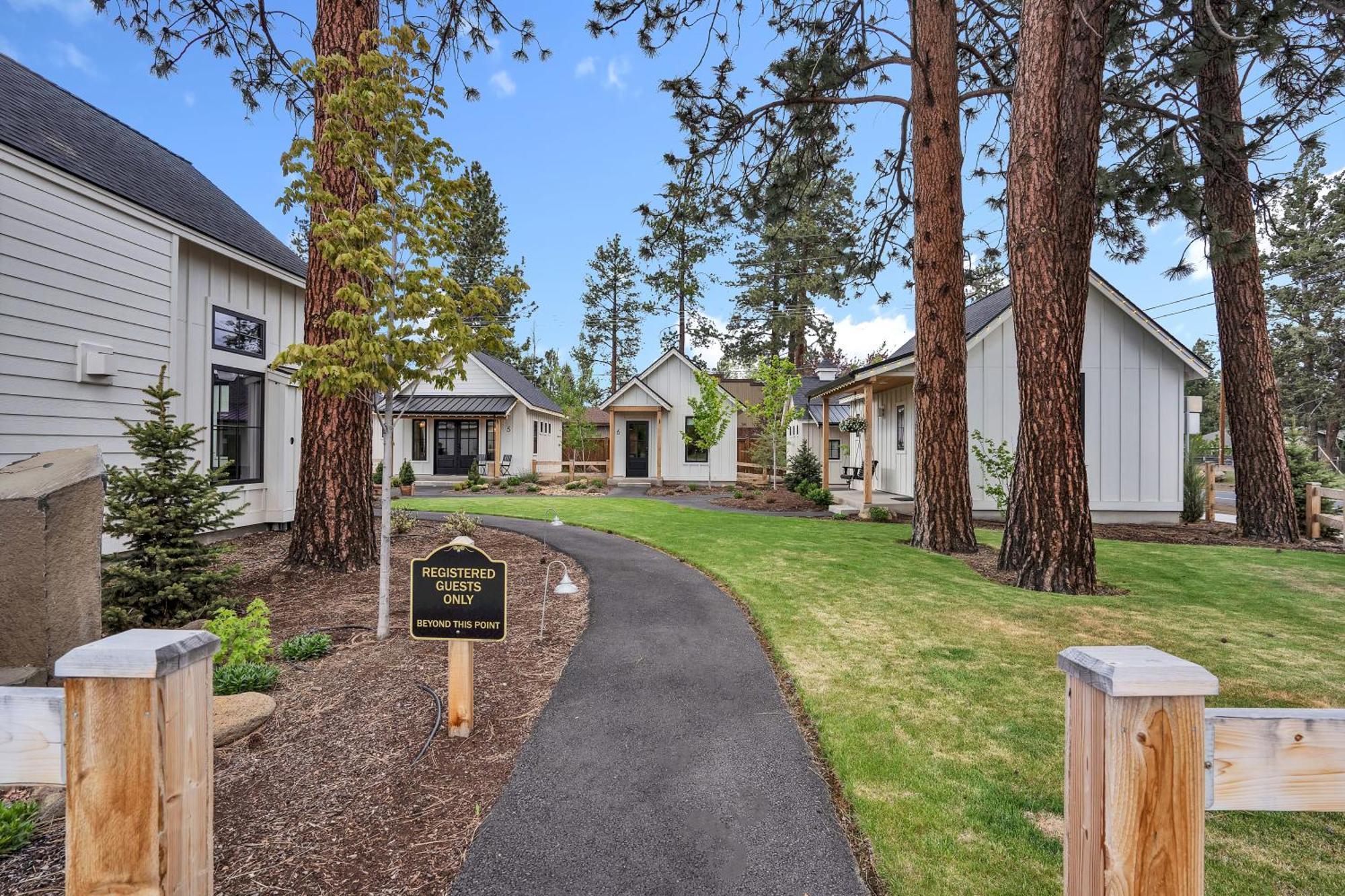 The Scout Boutique Cottages Sisters Exteriör bild
